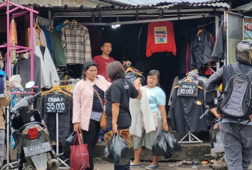 Alamak, 200 Bal Pakaian Impor Bekas di Pasar Induk Gedebage Bandung Diangkut Polisi - GenPI.co JABAR