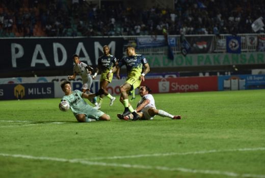 Fakta Laga Persib vs Persis Solo, Maung Bandung Comeback - GenPI.co JABAR