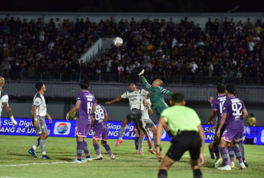 Fakta Pertandingan Persita vs Persib, Maung Bandung Kalah Telak - GenPI.co JABAR