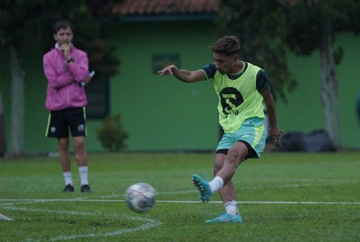 Satu Lagi Pemain Persib Absen Latihan Persiapan Musim Baru - GenPI.co JABAR