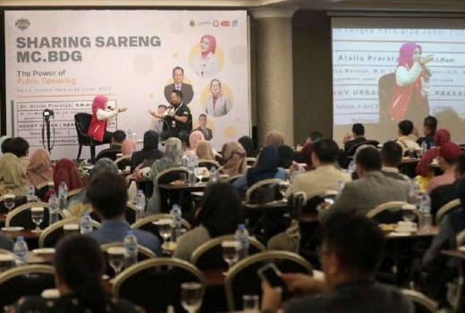 Tips Menjadi Pembawa Acara Ala Atalia Praratya Ridwan Kamil - GenPI.co JABAR