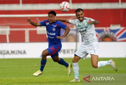 Bojan Hodak Minta Persib Tak Cepat Puas Seusai Pecundangi Arema FC - GenPI.co JABAR