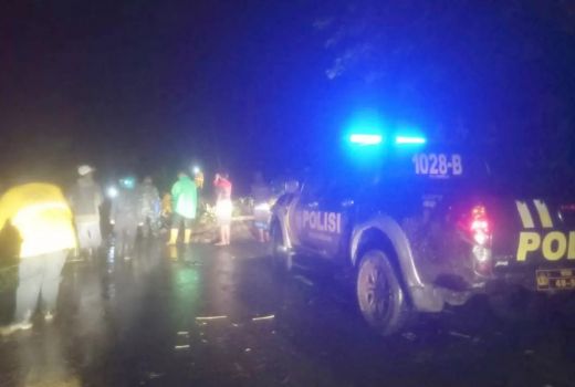 Sempat Tertutup Material Longsor, Jalur Selatan Garut Sudah Bisa Dilintasi - GenPI.co JABAR