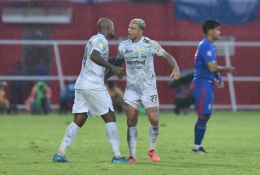 Bojan Hodak Gembleng Fisik Pemain Persib Menjelang Lawan PSM - GenPI.co JABAR