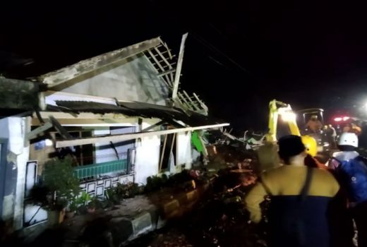 Tebing Longsor di Banjarnegara, 4 Warga Meninggal Dunia - GenPI.co JATENG