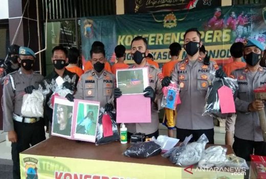 Detik-Detik Suporter Persip Keroyok Pedagang Angkringan - GenPI.co JATENG