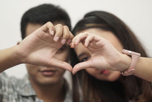 3 Cara Mudah Membuat Wanita Jatuh Cinta - GenPI.co JATENG