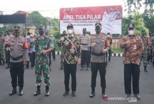 Aman, Polres Pekalongan Kota Siaga di Gereja saat Natal - GenPI.co JATENG