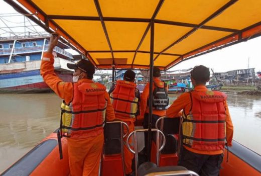 Ombak Besar Seret 2 Nelayan Asal Tegal, Semoga Kabar Baik - GenPI.co JATENG