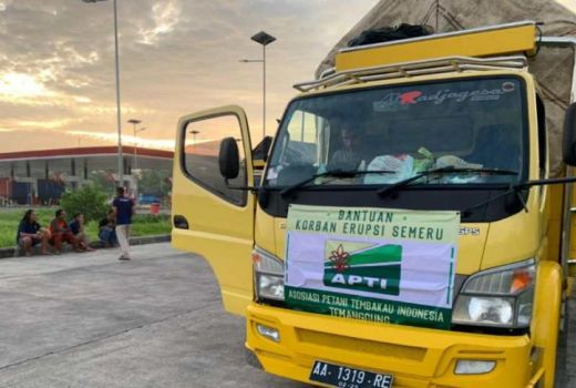 Bantu Korban Erupsi Semeru, Petani Tembakau Temanggung Kirim Ini - GenPI.co JATENG