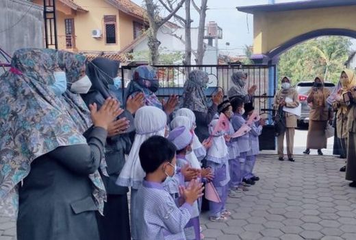 Duh Bun, Banyak Orang Tua di Demak Tak Tahu Usia Emas Anak - GenPI.co JATENG