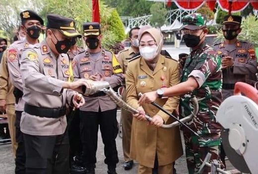 Grobogan Musnahkan Miras, Kapolres: Sumber Tindakan Kriminalitas - GenPI.co JATENG
