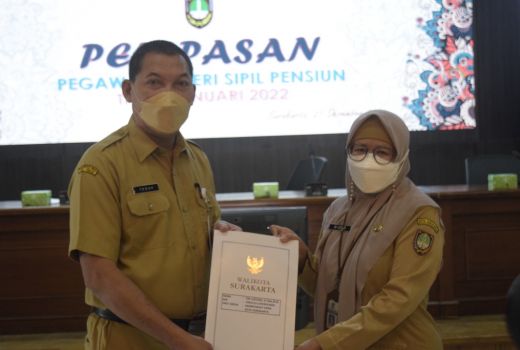 36 PNS Solo Pensiun, Wawali: Saya Memberikan Hormat dan Apresiasi - GenPI.co JATENG