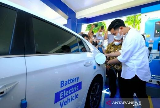 Kantor PLN Solo Punya Charging Mobil Listrik, Ada 20 Transaksi - GenPI.co JATENG