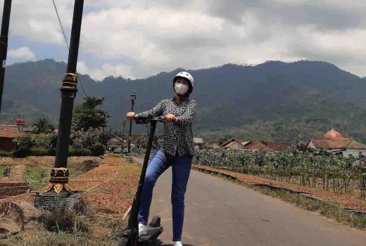 Serunya Keliling Borobudur Naik Skuter, Cobain Yuk - GenPI.co JATENG