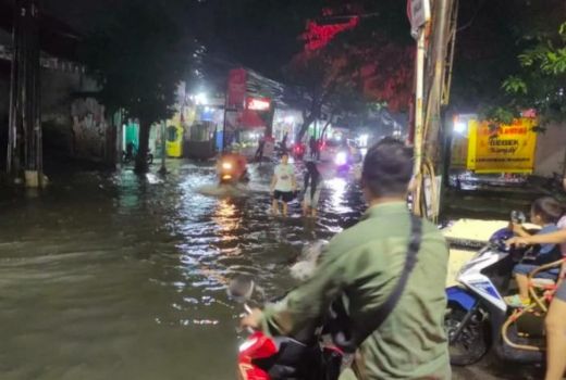 Hujan Sejak Sore, Sejumlah Lokasi di Kota Semarang Tergenang - GenPI.co JATENG