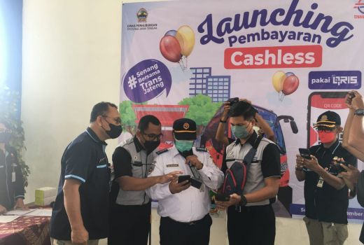 Asyik! Bayar Bus Trans Jateng Makin Mudah, Tinggal Scan Barcode - GenPI.co JATENG