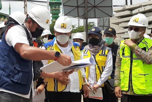 Kunjungi Lasem Temui Kontraktor, Menteri PUPR: Ini Barang Seni - GenPI.co JATENG