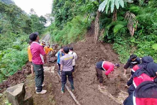 Duh! 10 Lokasi di Purbalingga Longsor, Akses Warga Terputus - GenPI.co JATENG