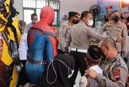 Spiderman dan Bumble Bee Terlihat di Mijen Demak, Ada Apa? - GenPI.co JATENG