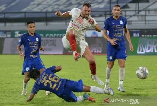 Waduh! Tak Didampingi Pelatih, PSIS Gagal Curi Poin dari Persija - GenPI.co JATENG