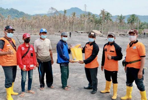 Sebulan Bertugas, UNS Tarik Sukarelawan dari Lumajang - GenPI.co JATENG