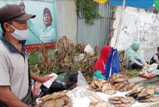 Waduh! Cuaca Buruk Bikin Stok Ikan Mentah di Tegal Berkurang - GenPI.co JATENG