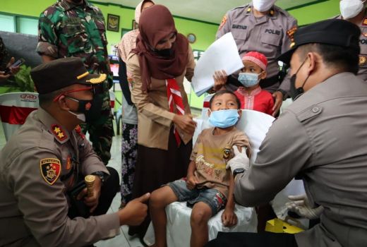 Polres Magelang Sisir Vaksinasi Anak dan Umum ke Desa dan Sekolah - GenPI.co JATENG