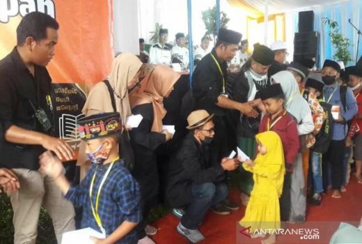 Temanggung Berhijrah Santuni 300 Yatim Piatu & Bersihkan Masjid - GenPI.co JATENG