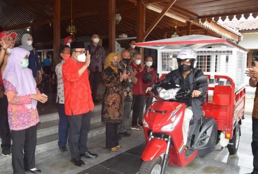 Bantuan Motor Roda 3 Bagi Difabel, Bupati Banyumas: Jangan Dijual - GenPI.co JATENG