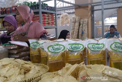 Duh! Harga Minyak Goreng di Solo Masih Tinggi, Disdag Lakukan Ini - GenPI.co JATENG
