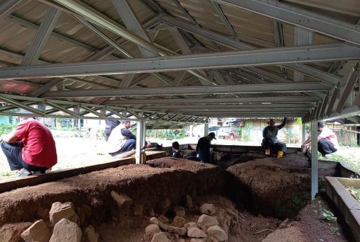Keren! Saban Jumat, Seluruh Pegawai BKB Resik-Resik Situs - GenPI.co JATENG