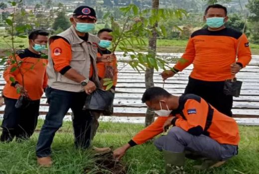 Perhatian! Pendakian Gunung Sindoro Via Kledung Masih Tutup - GenPI.co JATENG