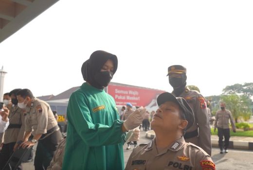Ratusan Personel Polda Jateng Dites Usap, Ada Apa? - GenPI.co JATENG
