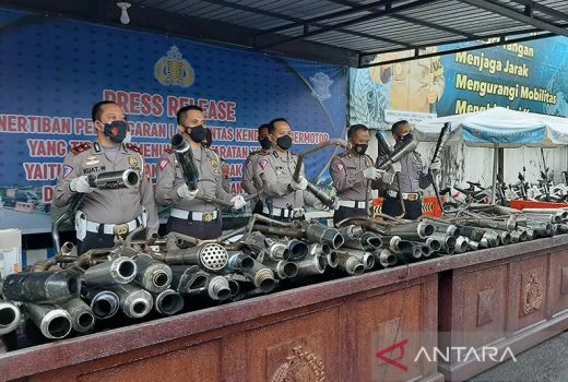 Mantap! Satlantas Polresta Banyumas Amankan 794 Knalpot Brong - GenPI.co JATENG