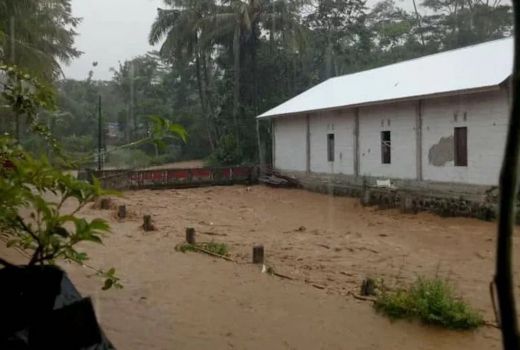Sungai Perwaton Meluap, 2 Desa di Banyumas Terendam Banjir - GenPI.co JATENG