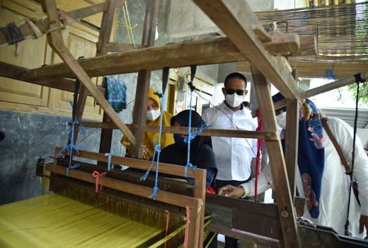 Mantap! Kain Tenun Kebumen Tembus Pasar Bahrain - GenPI.co JATENG