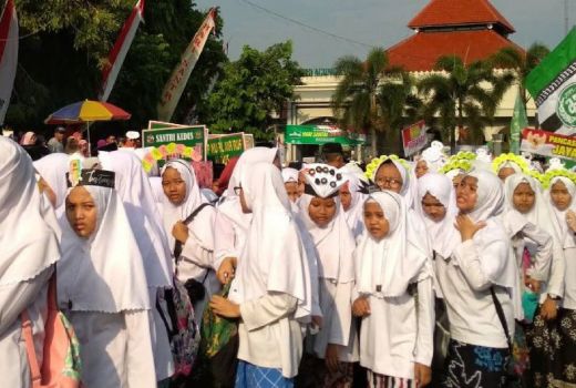 Terkonfirmasi Covid-19, 19 Santri di Jepara Diisolasi di BLK - GenPI.co JATENG