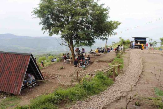 Ingin Menikmati Rembang dari Ketinggian? Yuk, ke Bukit Cendana - GenPI.co JATENG