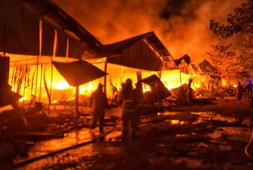 Duh! Lokasi relokasi Pasar Johar Arteri Soekarno Hatta Terbakar - GenPI.co JATENG