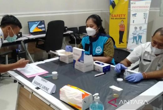 Pekerja KA di Stasiun Solo Balapan Tes Acak Narkoba, Ini Hasilnya - GenPI.co JATENG