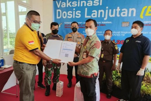 Vaksinasi Booster Dimulai, Bupati Batang: Ikhtiar Melawan Omicron - GenPI.co JATENG