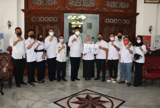 Cegah Longsor Desa Dawuhan Brebes, Hipmi Tanam Rumput Gama Umami - GenPI.co JATENG