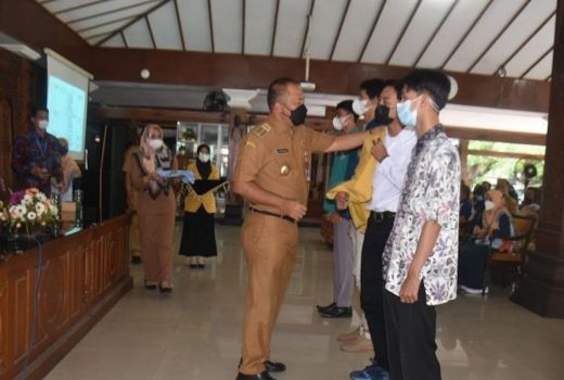 Terima Mahasiswa KKN, Juliyatmono: Ajak Generasi Lebih Produktif - GenPI.co JATENG