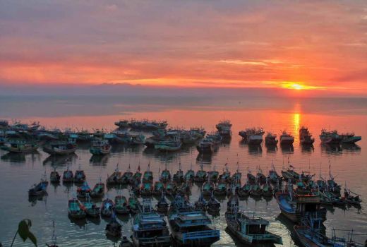 Berburu Sunset di Watu Layar Lasem, Pemandangannya Aduhai! - GenPI.co JATENG