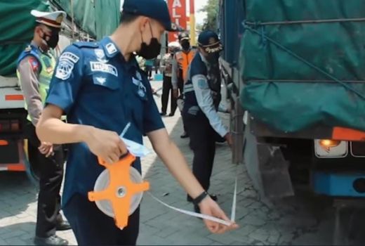 Awas! Dishub Demak Razia Truk Overload, Ini Lokasi & Sanksinya - GenPI.co JATENG