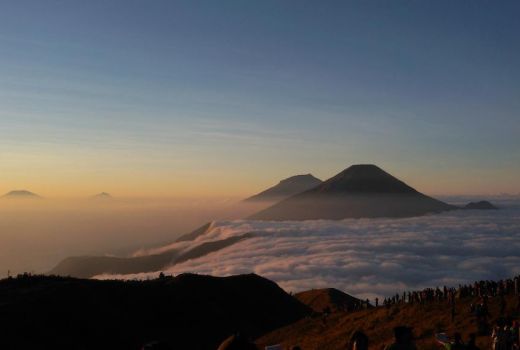 Kabar Baik! Jalur Pendakian Gunung Prau Dibuka Mulai 4 Maret 2022 - GenPI.co JATENG