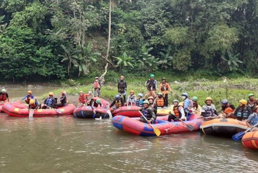 Rafting di Magelang Kini Tersedia Pemandu Putri, Cocok Buat Emak! - GenPI.co JATENG