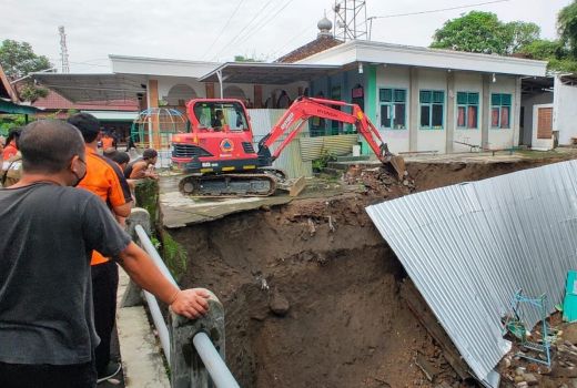 Talut Sepanjang 30 Meter di Boyolali Longsor, TK Diliburkan - GenPI.co JATENG