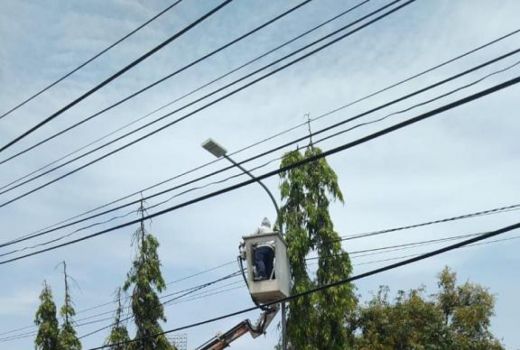 PJU di Pekalongan Kerap Padam Gegara Hujan, Warga Mohon Hati-Hati - GenPI.co JATENG